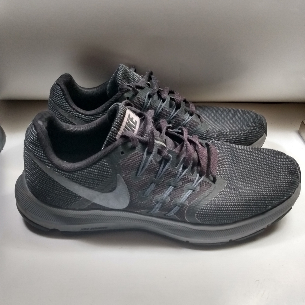 Nike Run Swift Running Shoes Men's sz 8